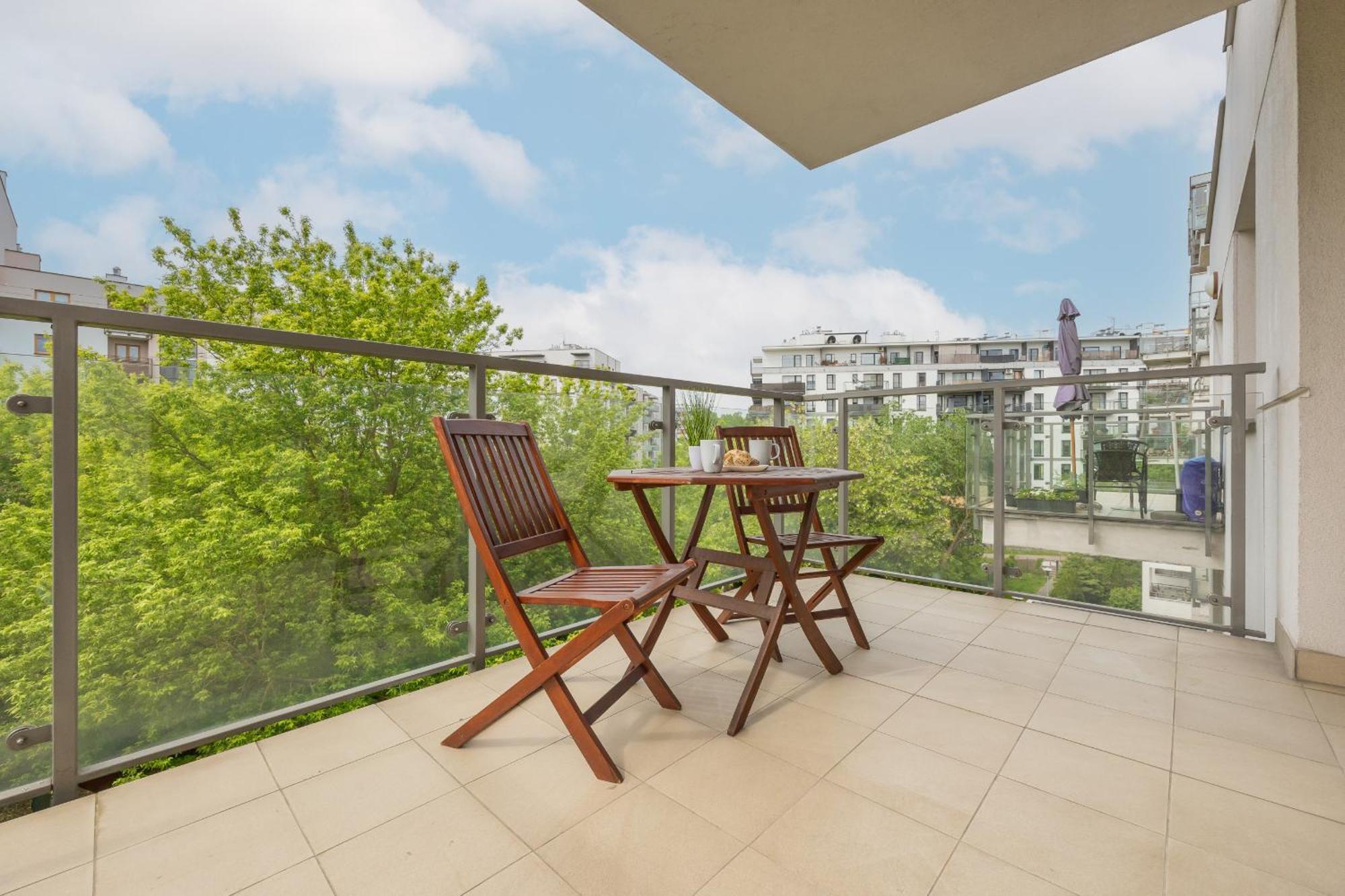 City Apartment With Parking Near Metro Mlociny By Noclegi Renters ワルシャワ エクステリア 写真