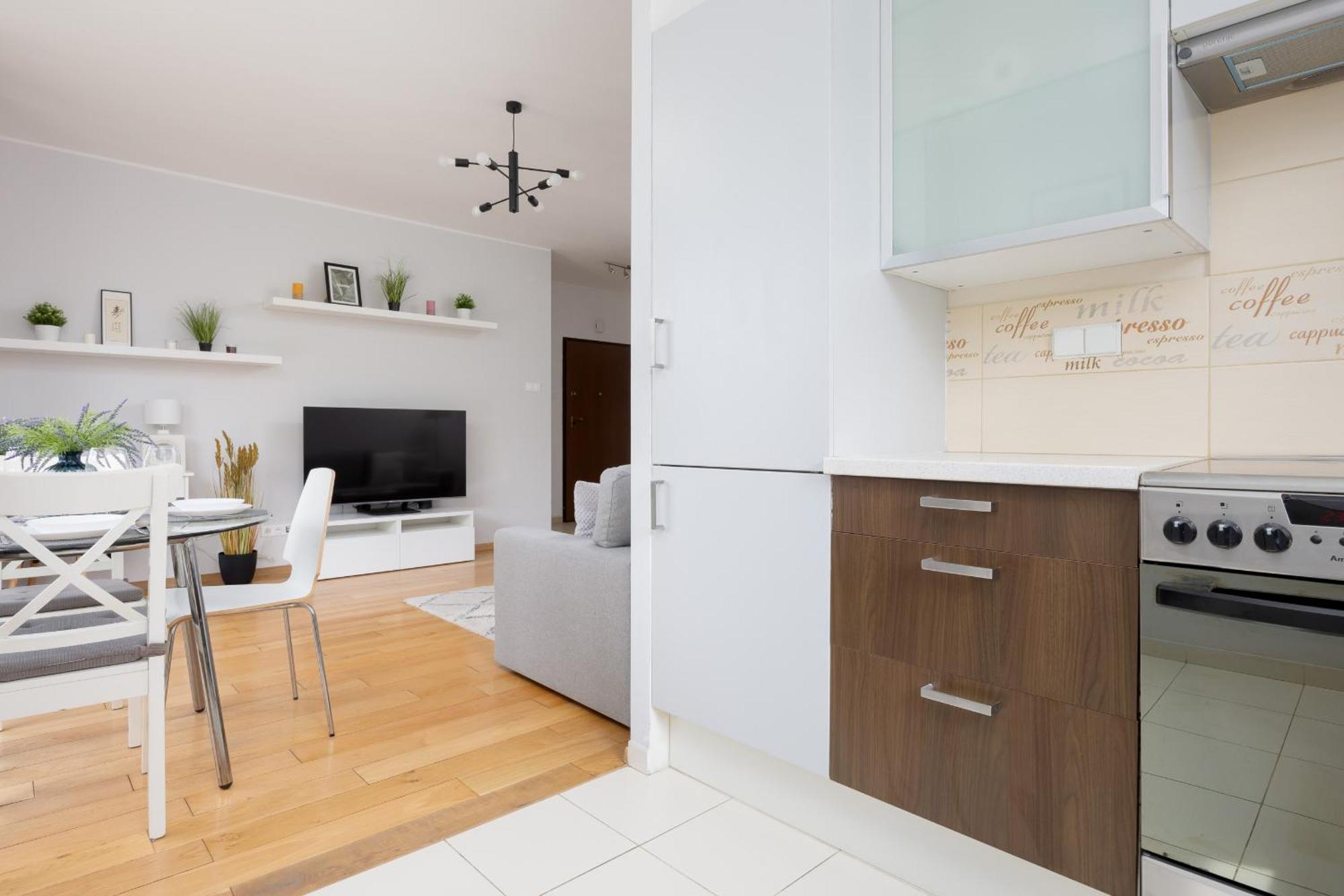 City Apartment With Parking Near Metro Mlociny By Noclegi Renters ワルシャワ エクステリア 写真